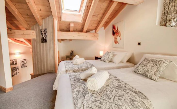 Chalet Chouette, Morzine, Twin Bedroom 2 Side